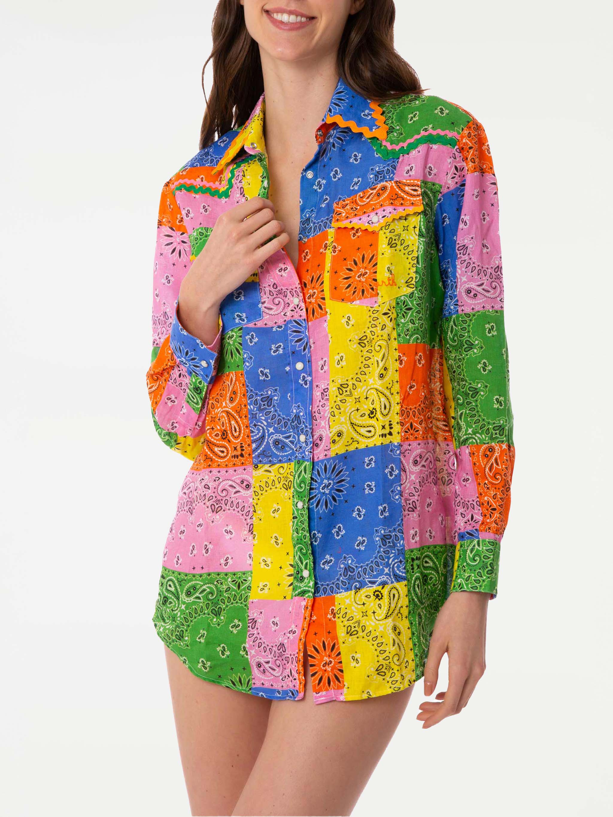 Linnen shirt met veelkleurige bandana-print