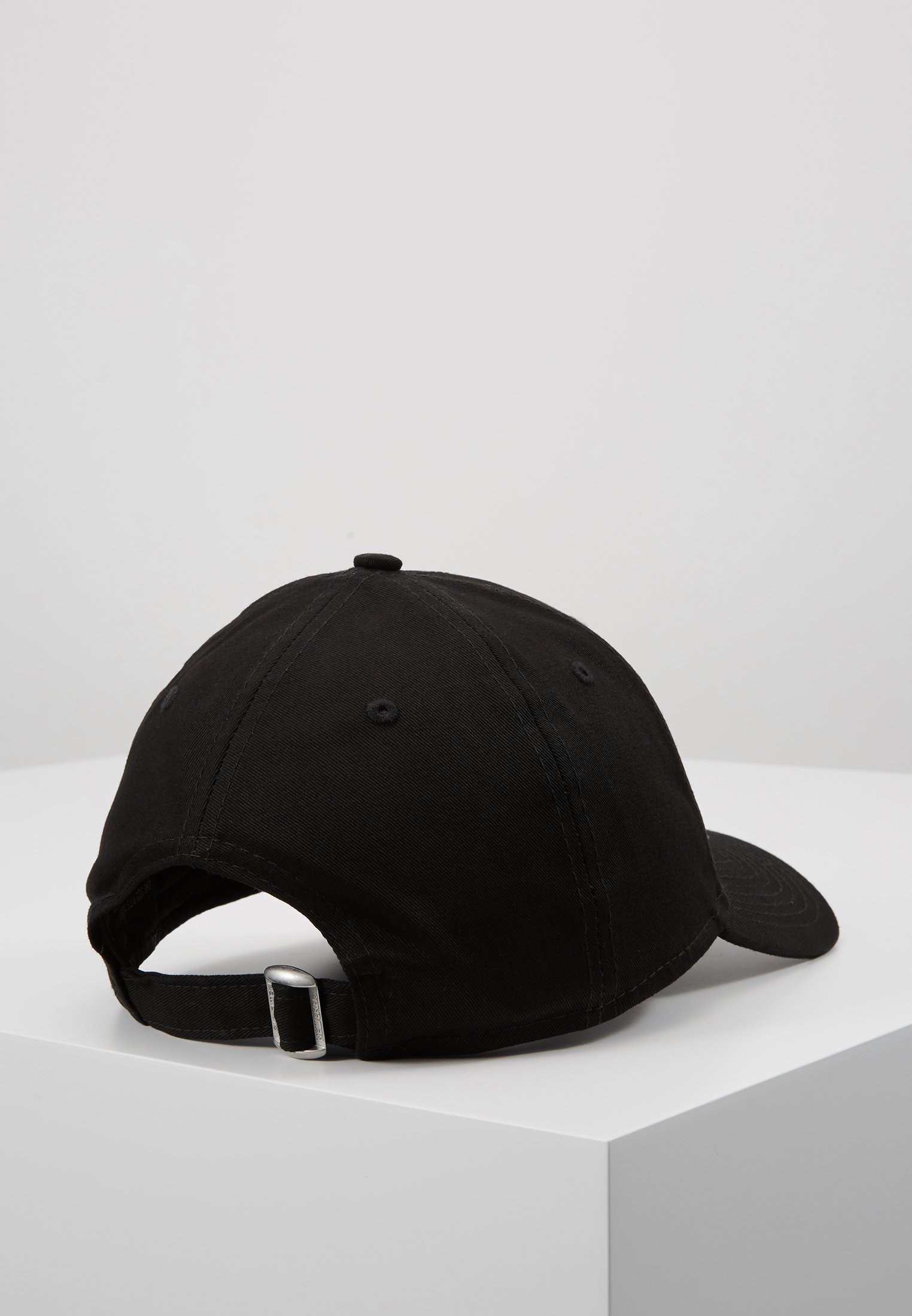 New Era petten