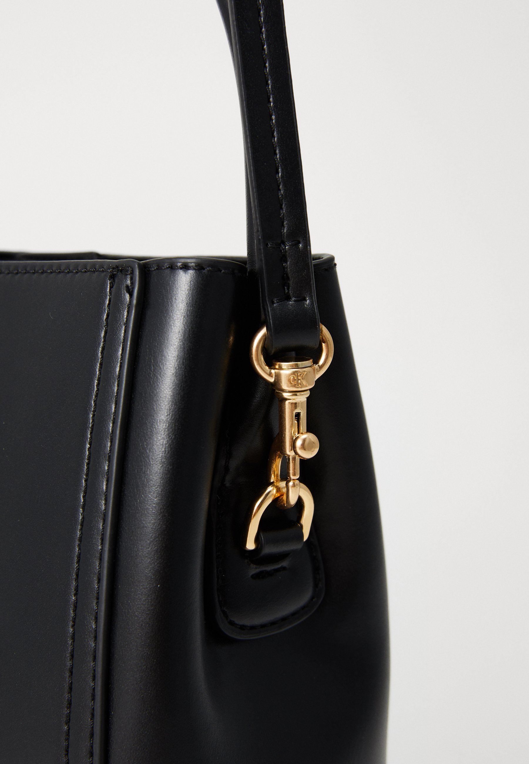 Sac à main Calvin Klein HARDWARE MONOGRAM - noir