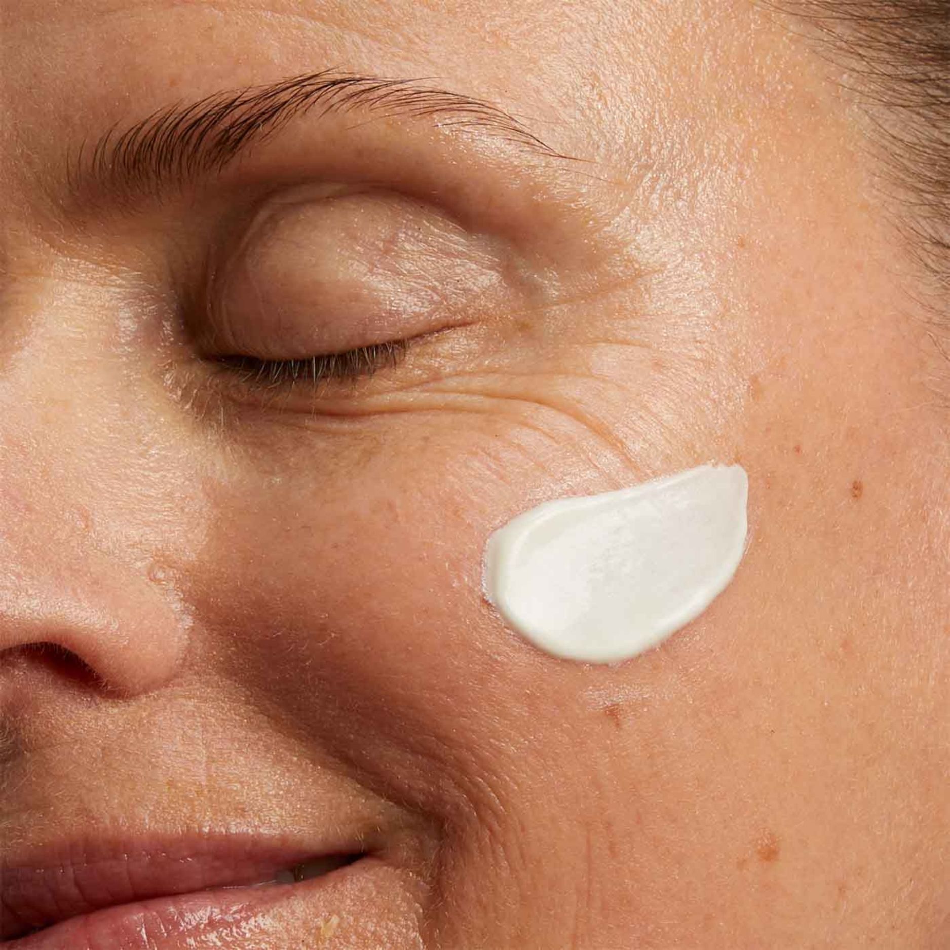 Nutri-Lumière SPF15 revitalizirajuća dnevna krema Zaštita lica