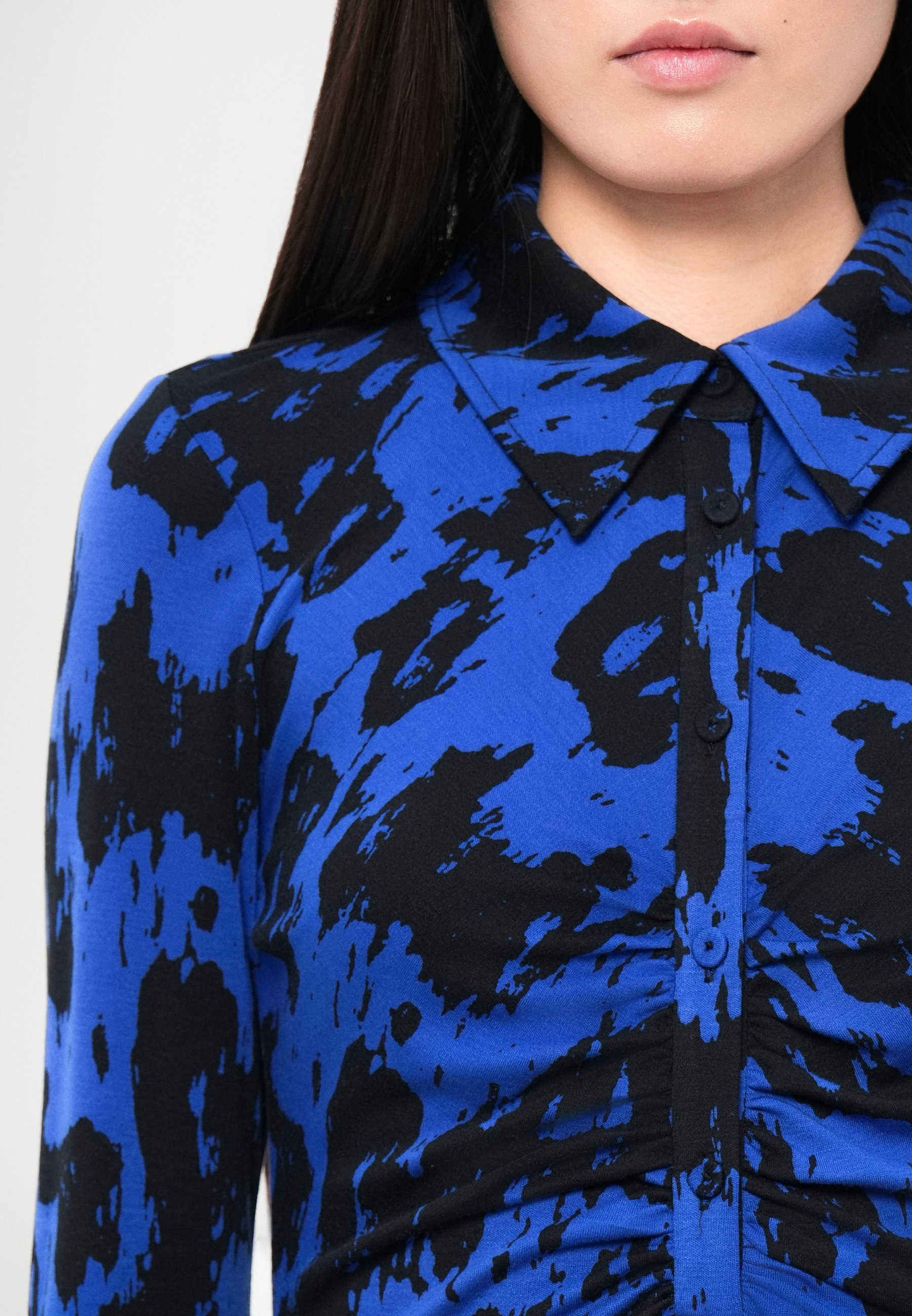 DRESS - Žerzejové šaty - black/blue