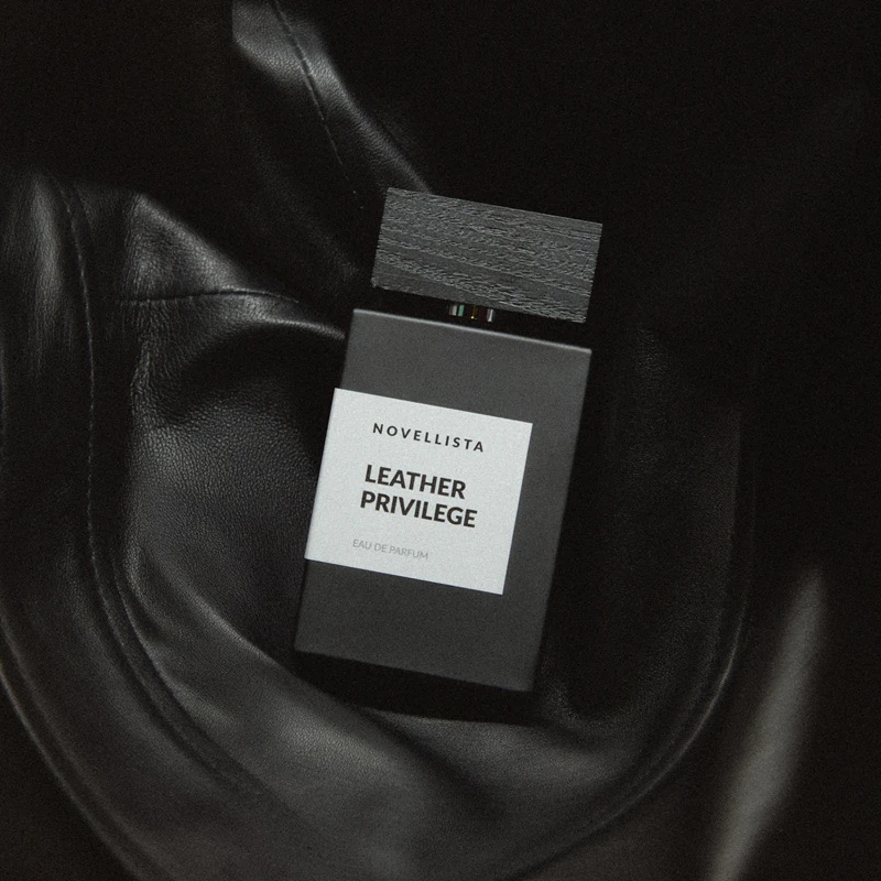 NOVELLISTA Leather Privilege Eau de Parfum uniseks