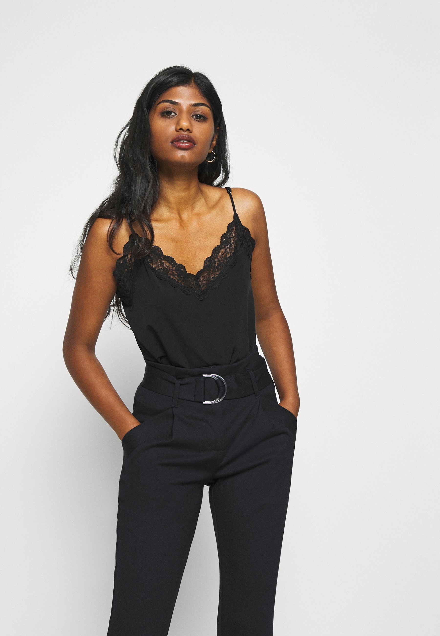 Vero Moda Petite VMBAILEY PAPERBAG BELT PANTS - Broek - zwart