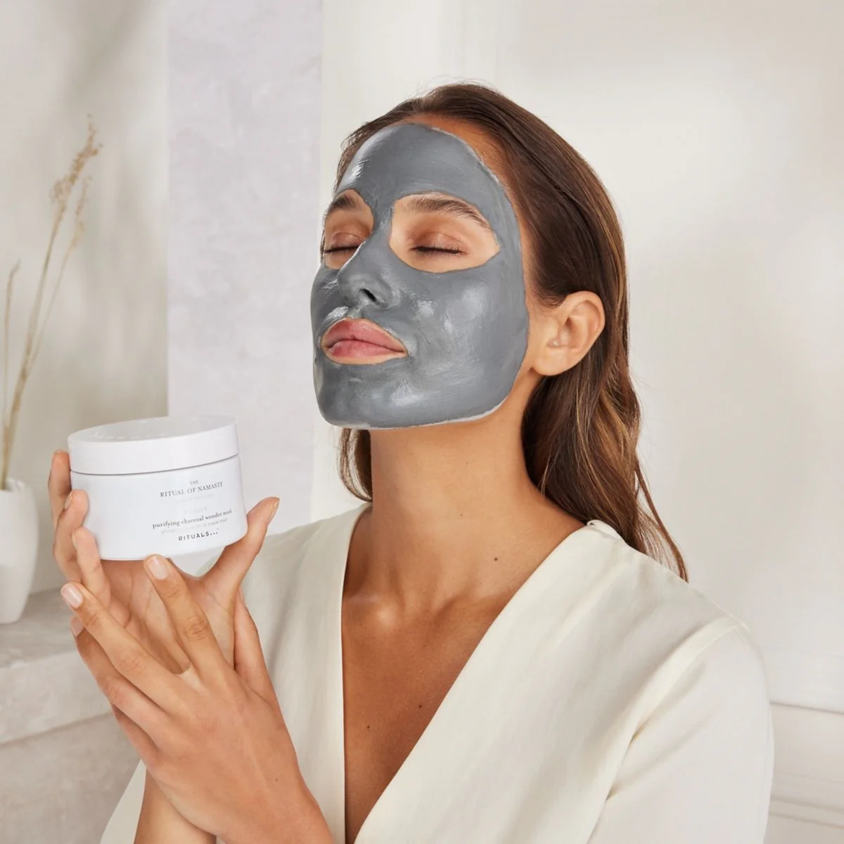 The Ritual of Namaste Purifying Charcoal Wonder Mask - Maschera Purificante viso