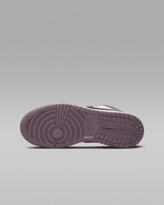 Air Jordan 1 Low SE Older Kids' Shoes