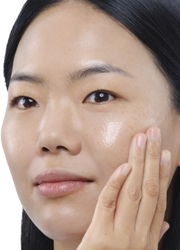 The Ordinary Squalane Cleanser é um removedor de maquiagem hidratante.