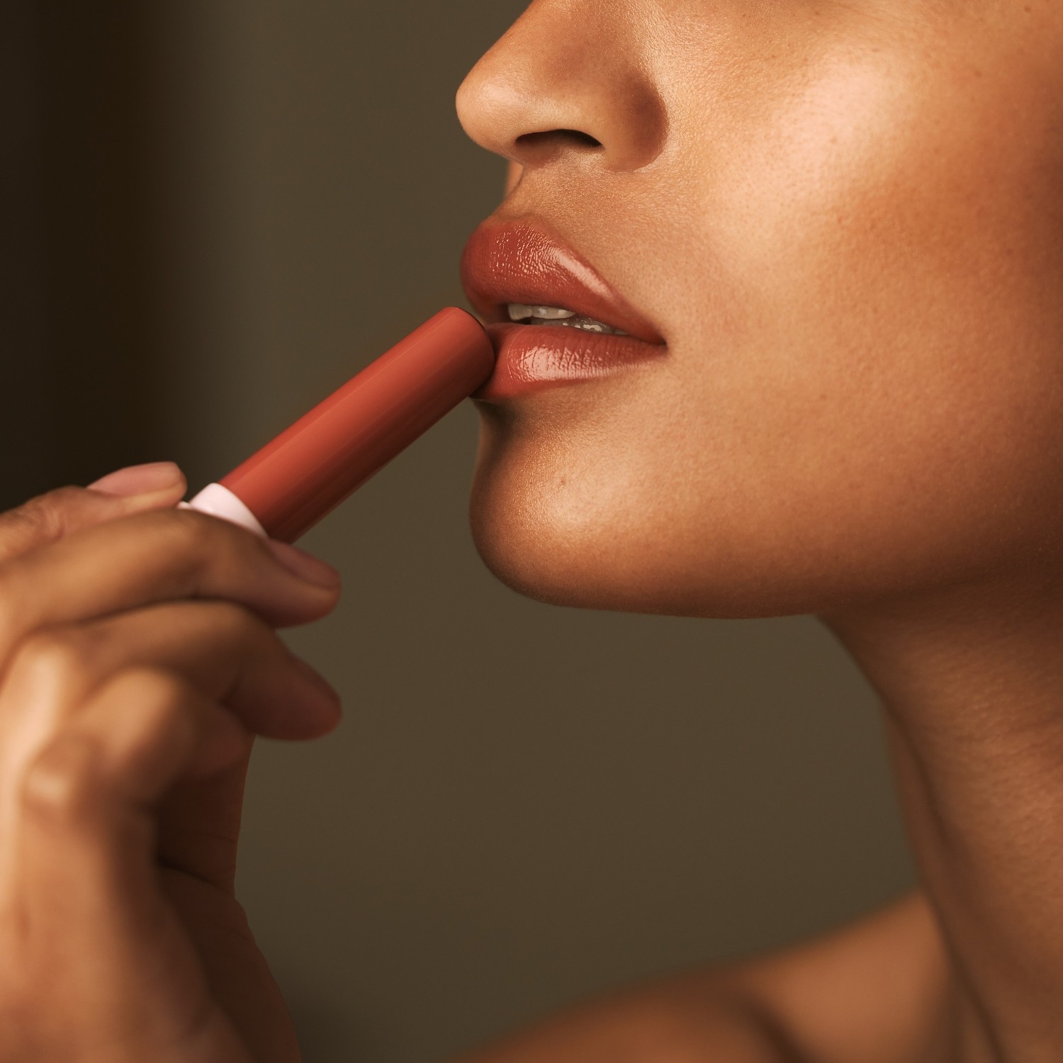 KYLIE COSMETICS Balzam za usne Tonirani balzam od maslaca - 2,4 g