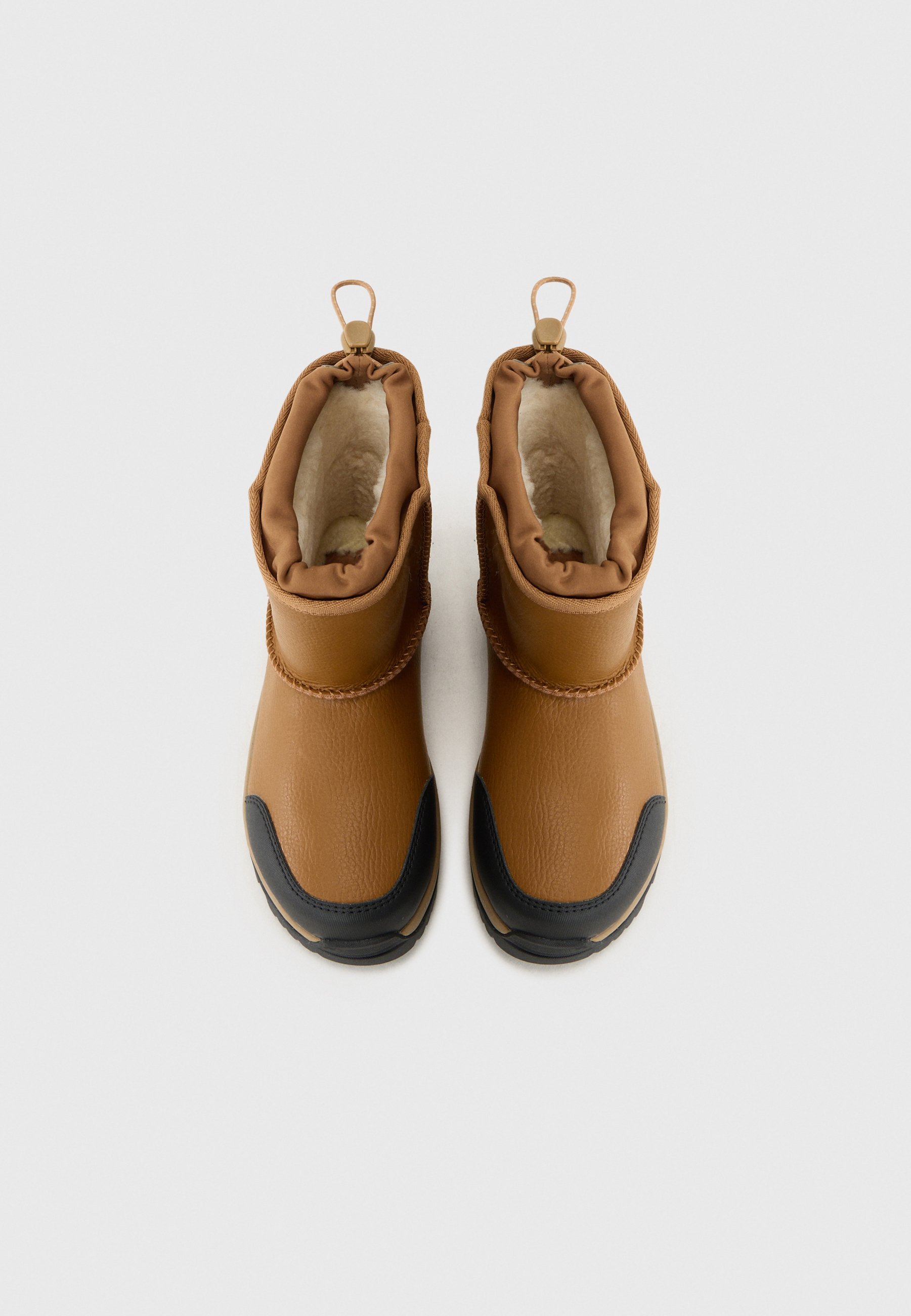 UGG ADIRONDACK XXV - Talvesaapad - kastanpruunid