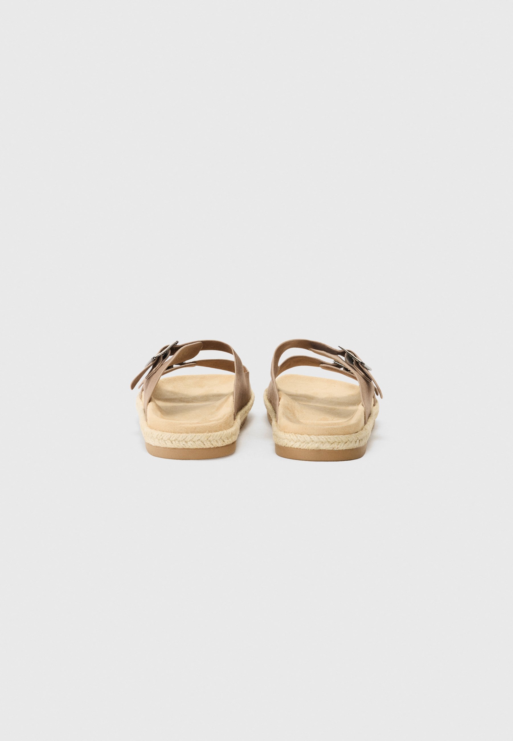 Pier One UNISEX - Muiltjes - beige