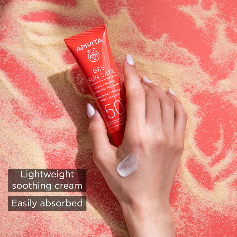 Apivita Bee Sun Safe Hydra Sensitive upokojujúci krém na tvár SPF50+