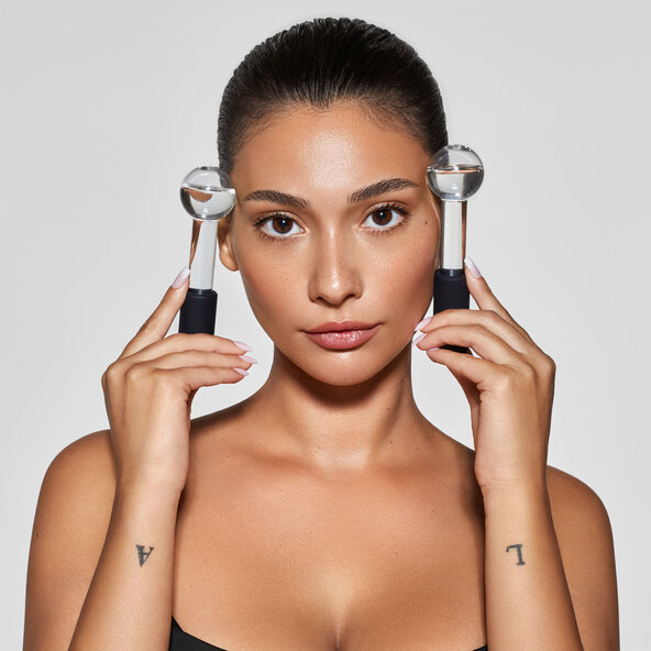 Frigider cosmetic, inclusiv 2 sfere cosmetice de răcire