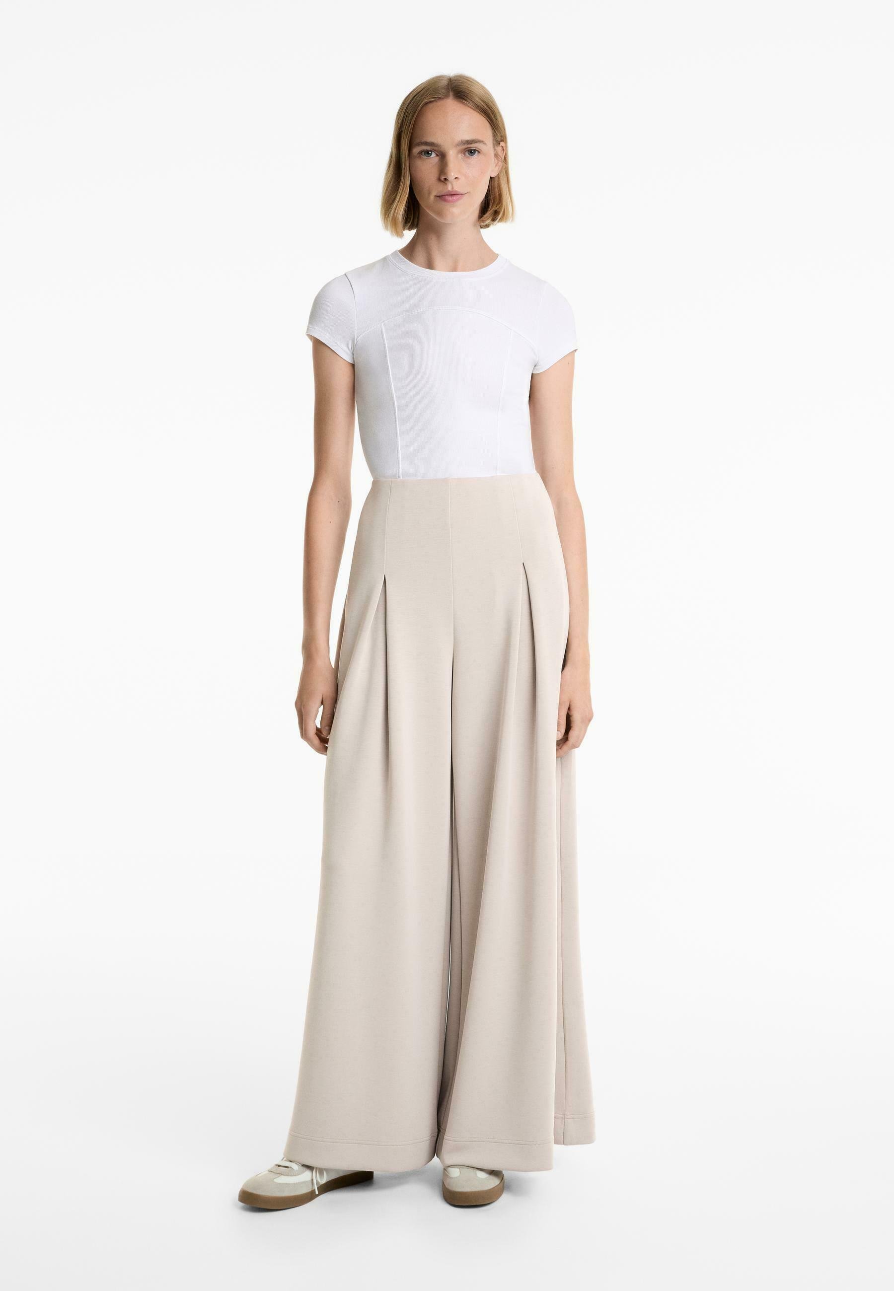 OYSHO SOFT-TOUCH WIDE-LEG PLEATED - Hlače - lisasto bež
