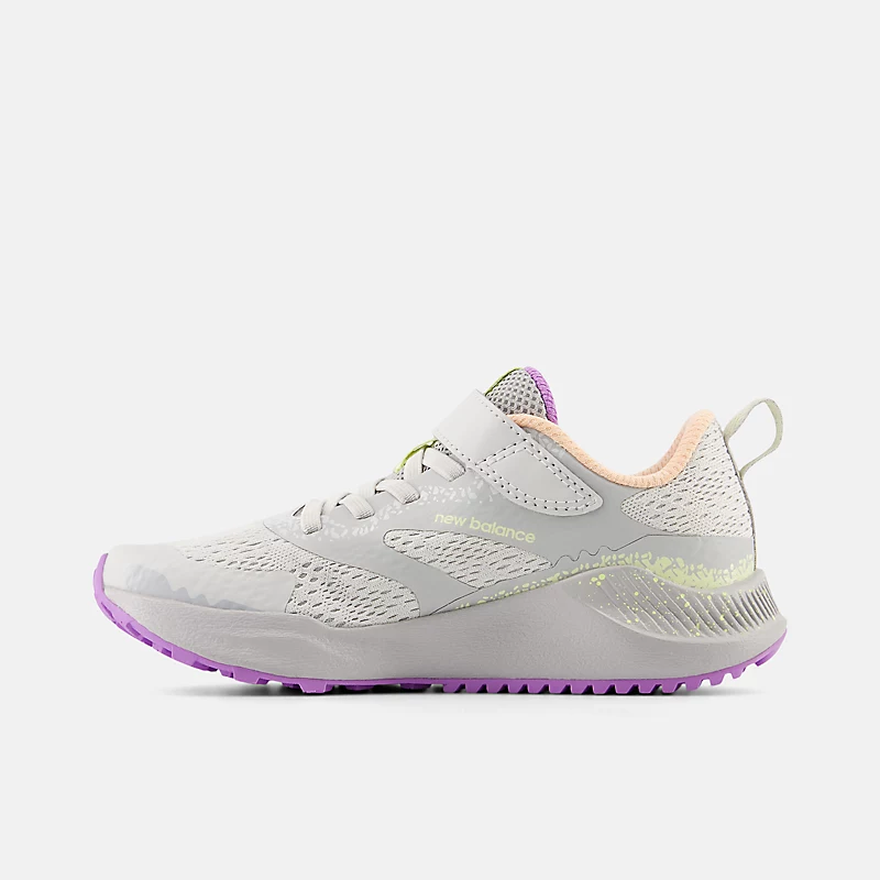 Dziecięce buty DynaSoft Nitrel v5 Bungee Lace – Grey Matter z lodem Guava i fioletowym odcieniem