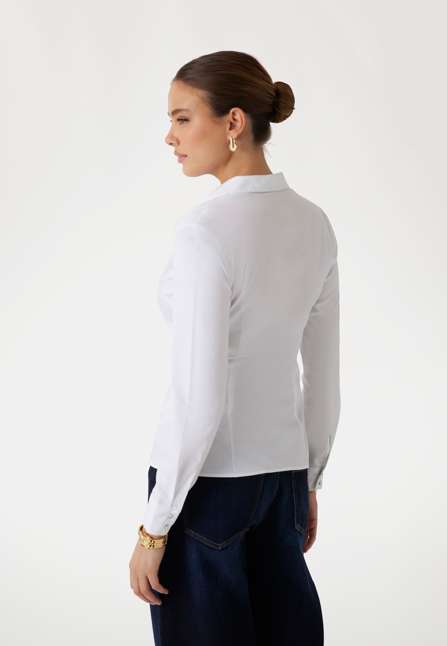 Guess CLASSIC SLIM FIT - Bluza z gumbi - bela