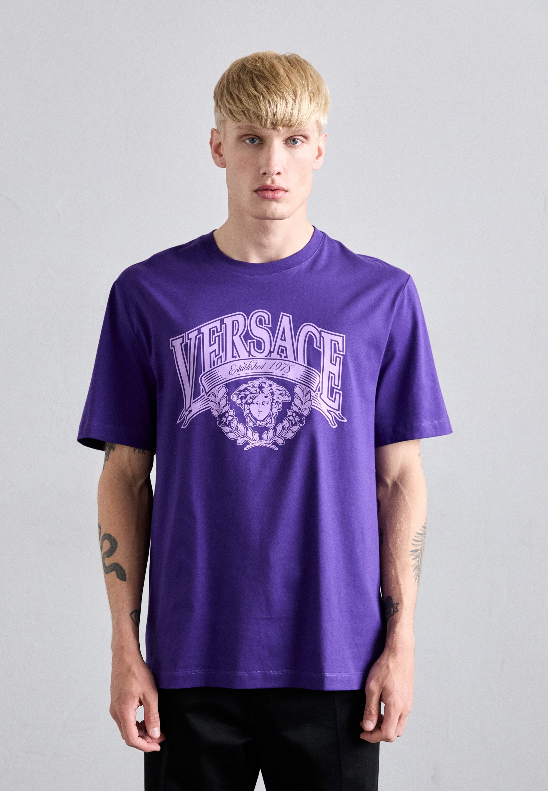 Versace Medusa-embleem - T-shirt met print - dieppaars