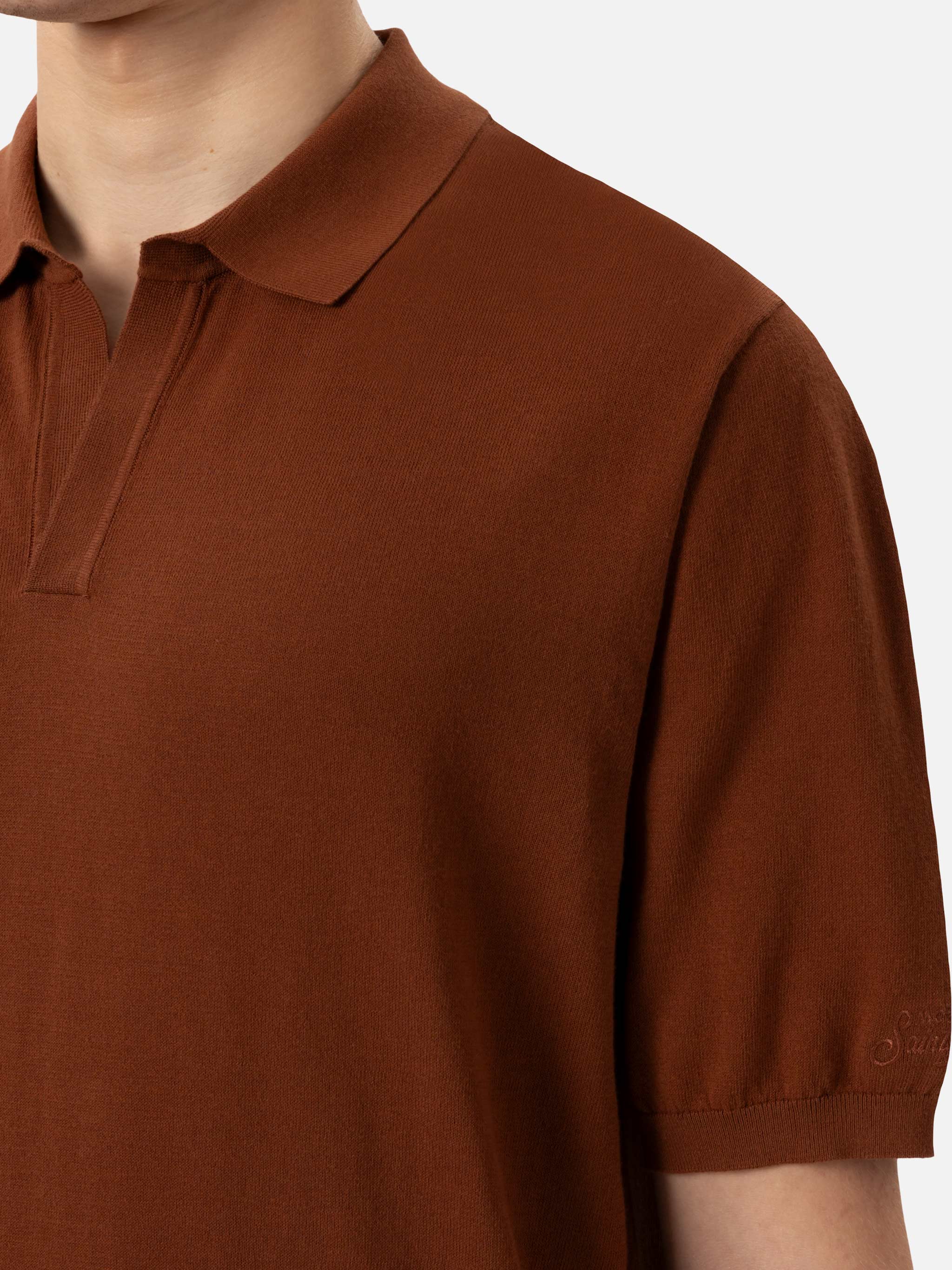 Sloan poloshirt zonder knoopjes in camelkleurige gebreide stof