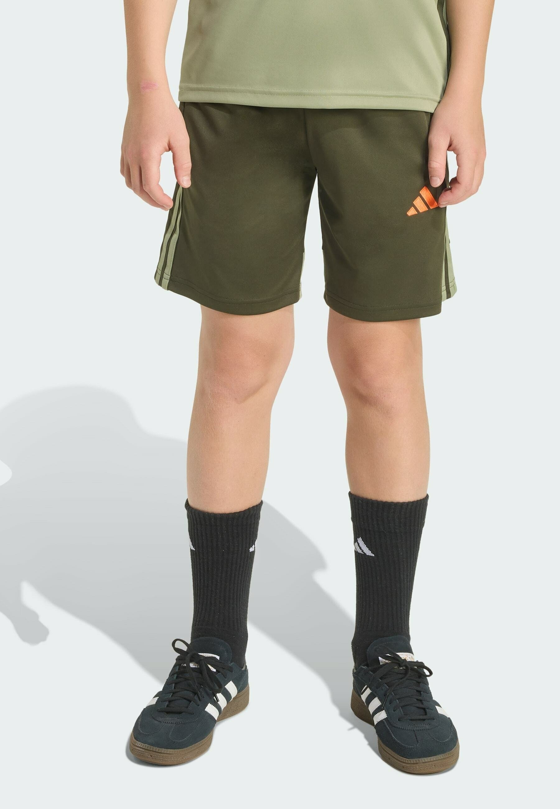 Short de sport adidas Performance - Tente cargo de nuit vert impact orange