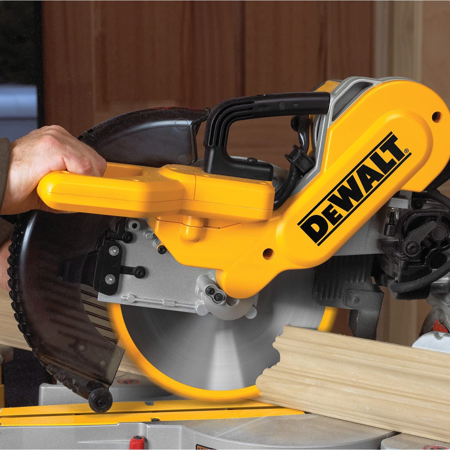 FIERĂSTRĂU CU MITRĂ CULISANTĂ DEWALT DE 25 CM CU SFEM DUBLU (DW717)