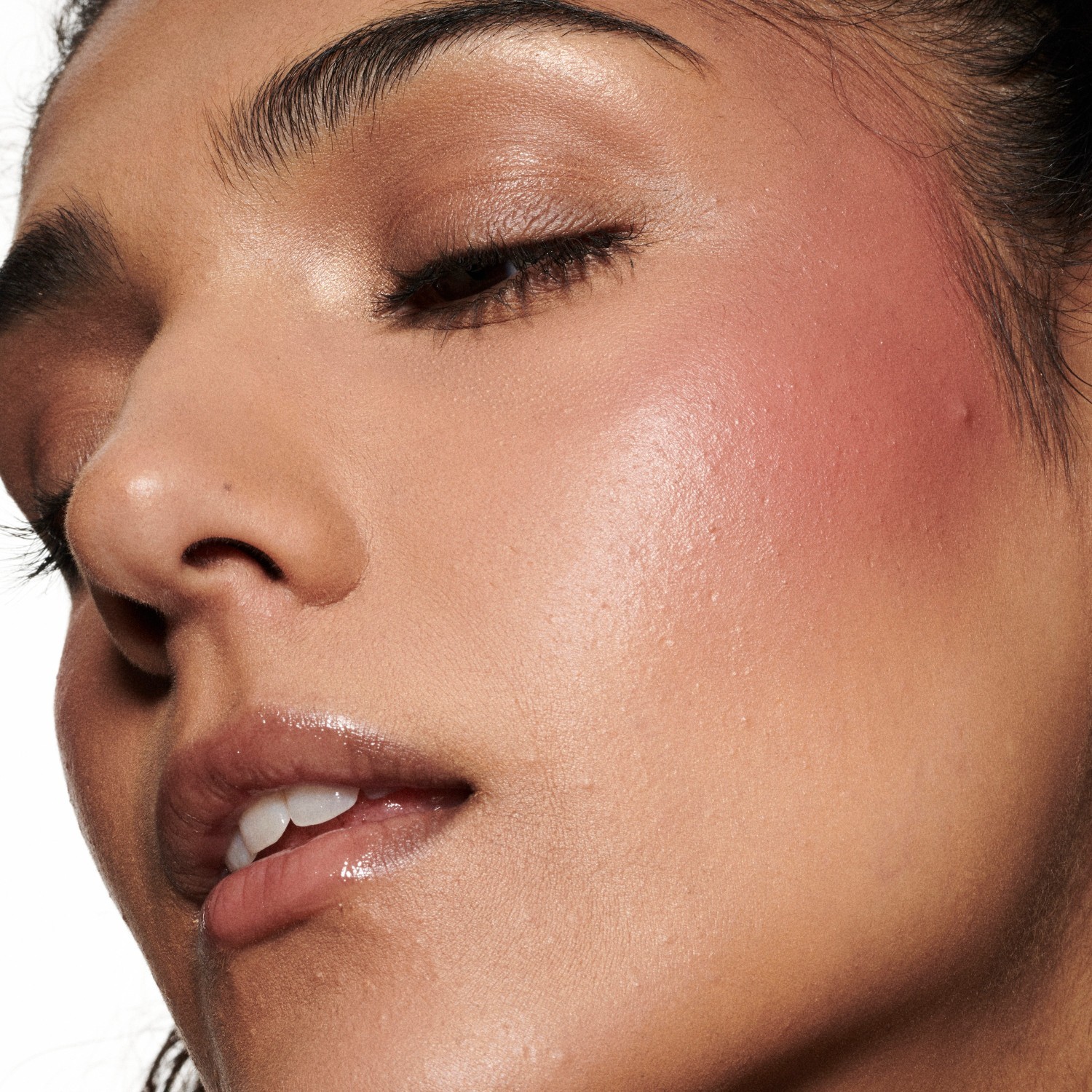 Tekutá lícenka MAC Blush Strobe Strobe Beam - 4,3 ml