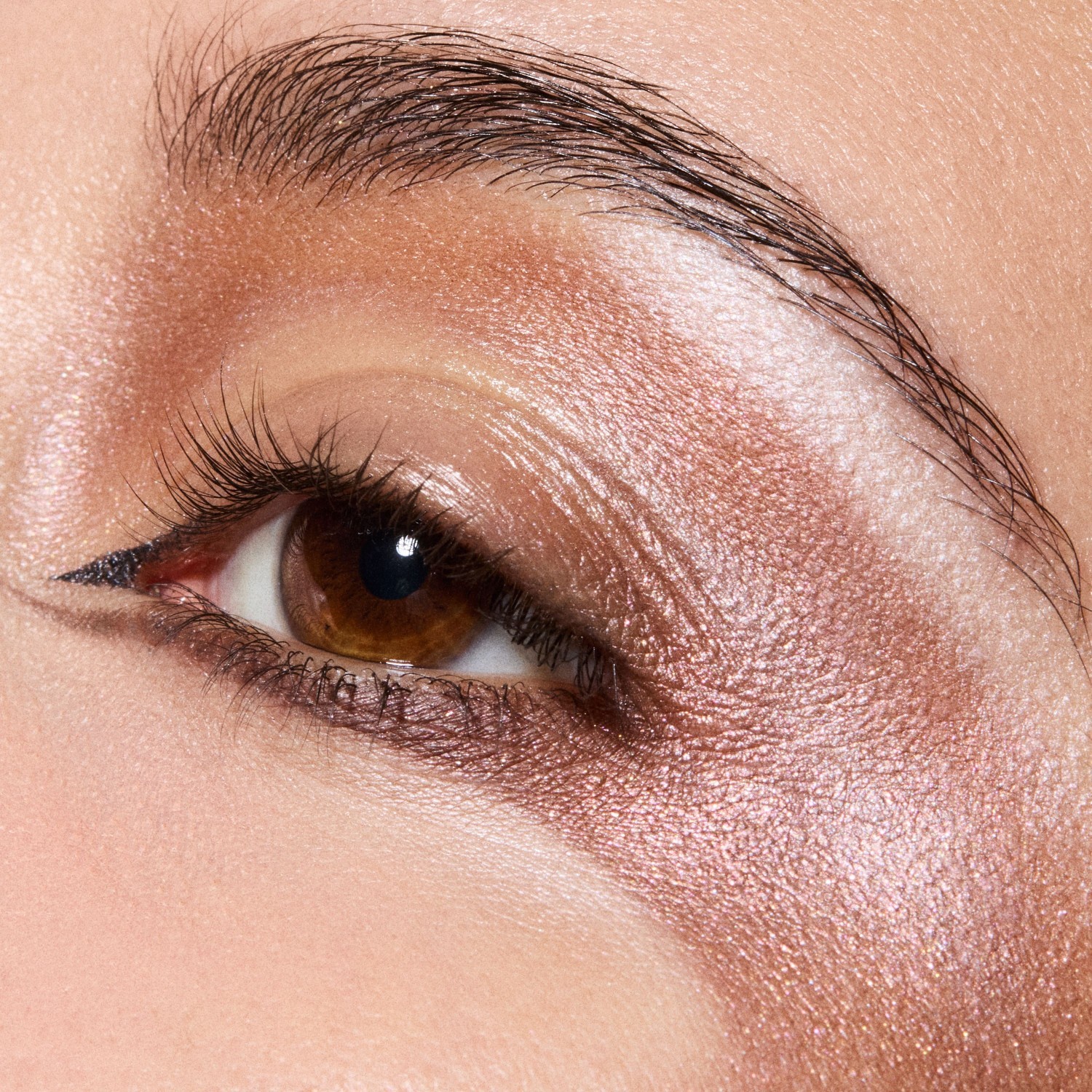 MAC Dazzleshadow glitter sjenilo za oči u jednom sloju - 1 g