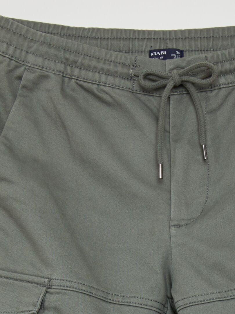 Calça chino com bolsos laterais - VERDE