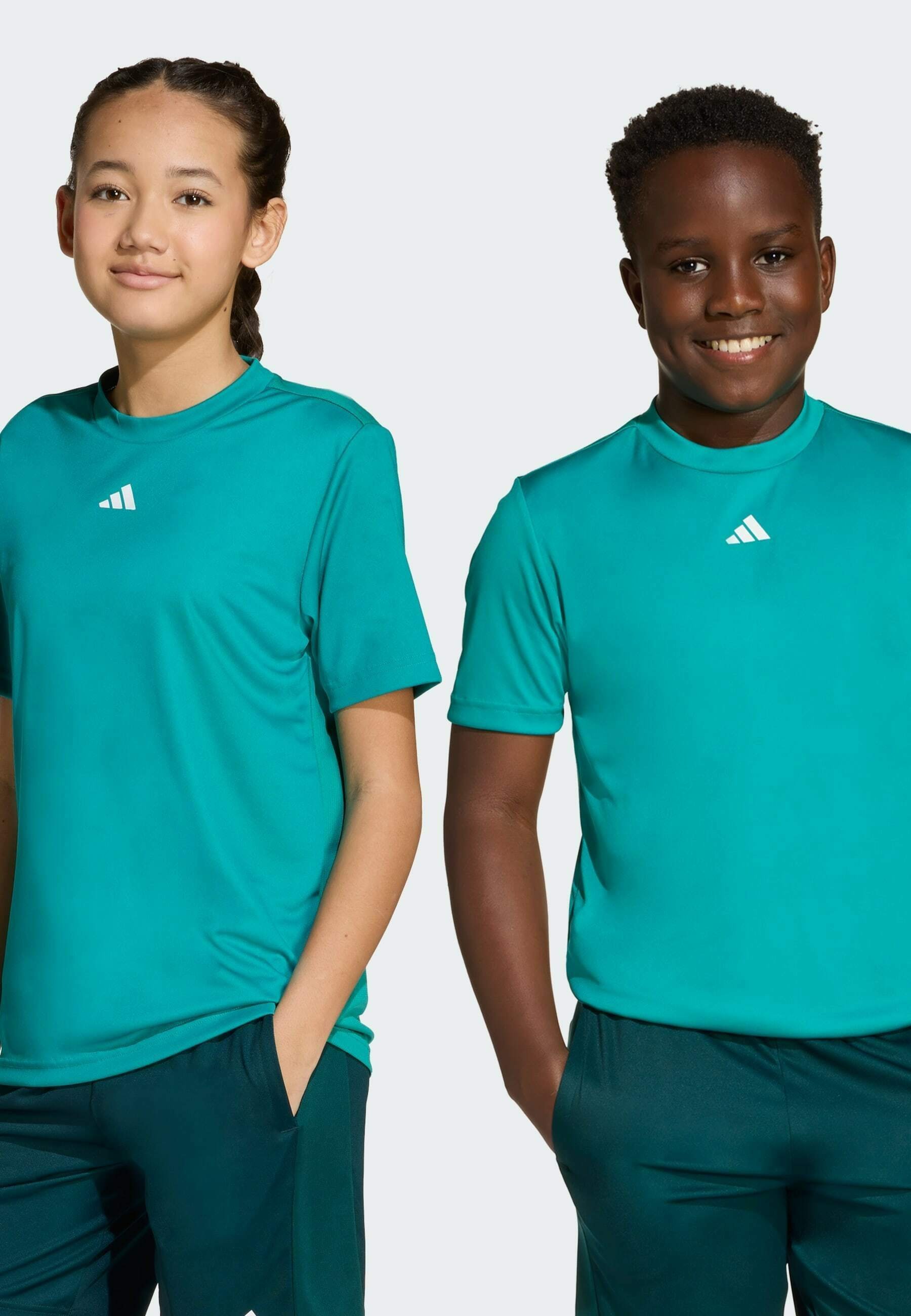 adidas Performance TRAINING ESSENTIAL JUNIOR UNISEX - T-shirt imprimé - bleu sarcelle et blanc pur