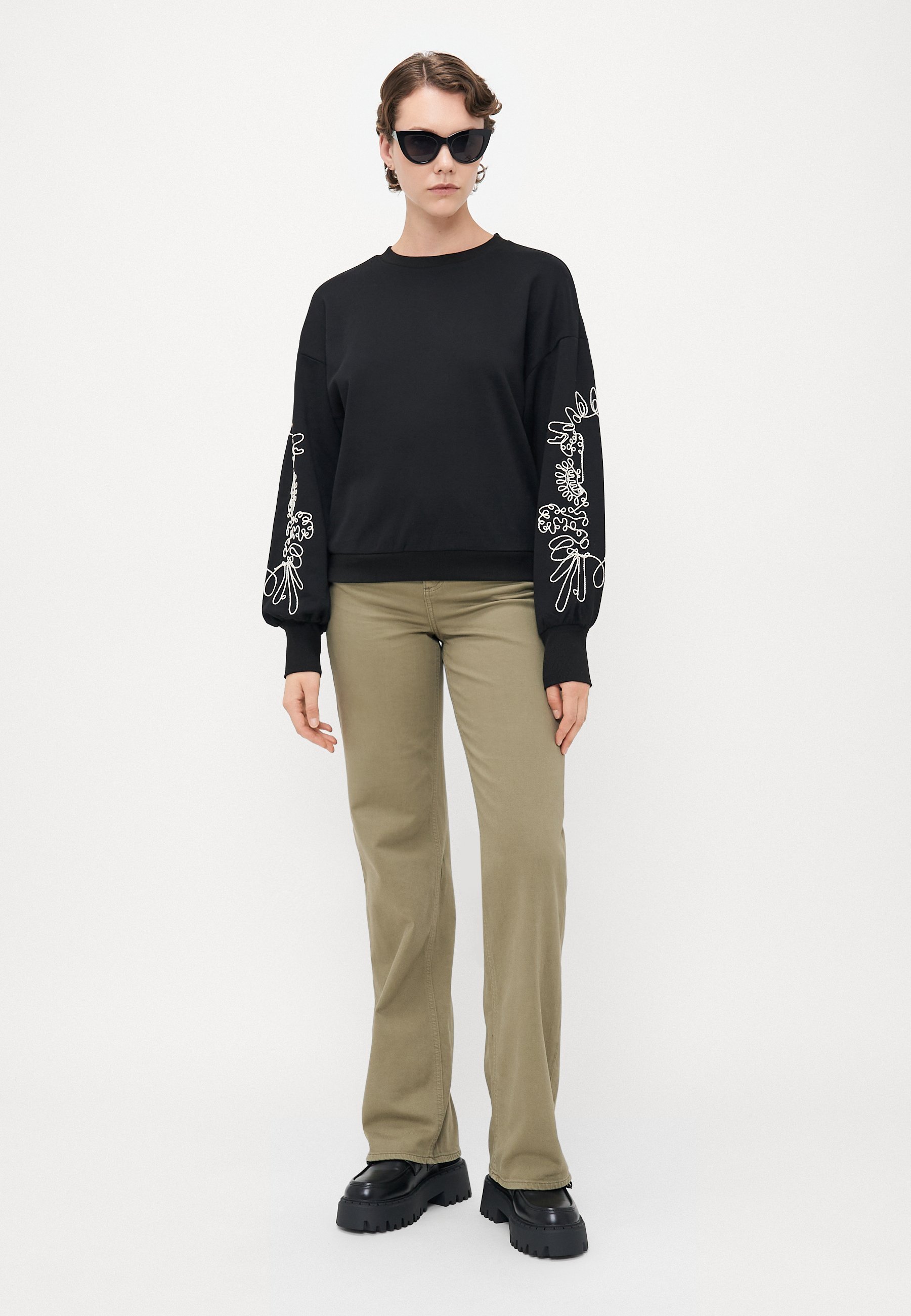 ONLY Tall ONLBROOKE O-NEK DETAIL - Sweatshirt - zwart/ecru