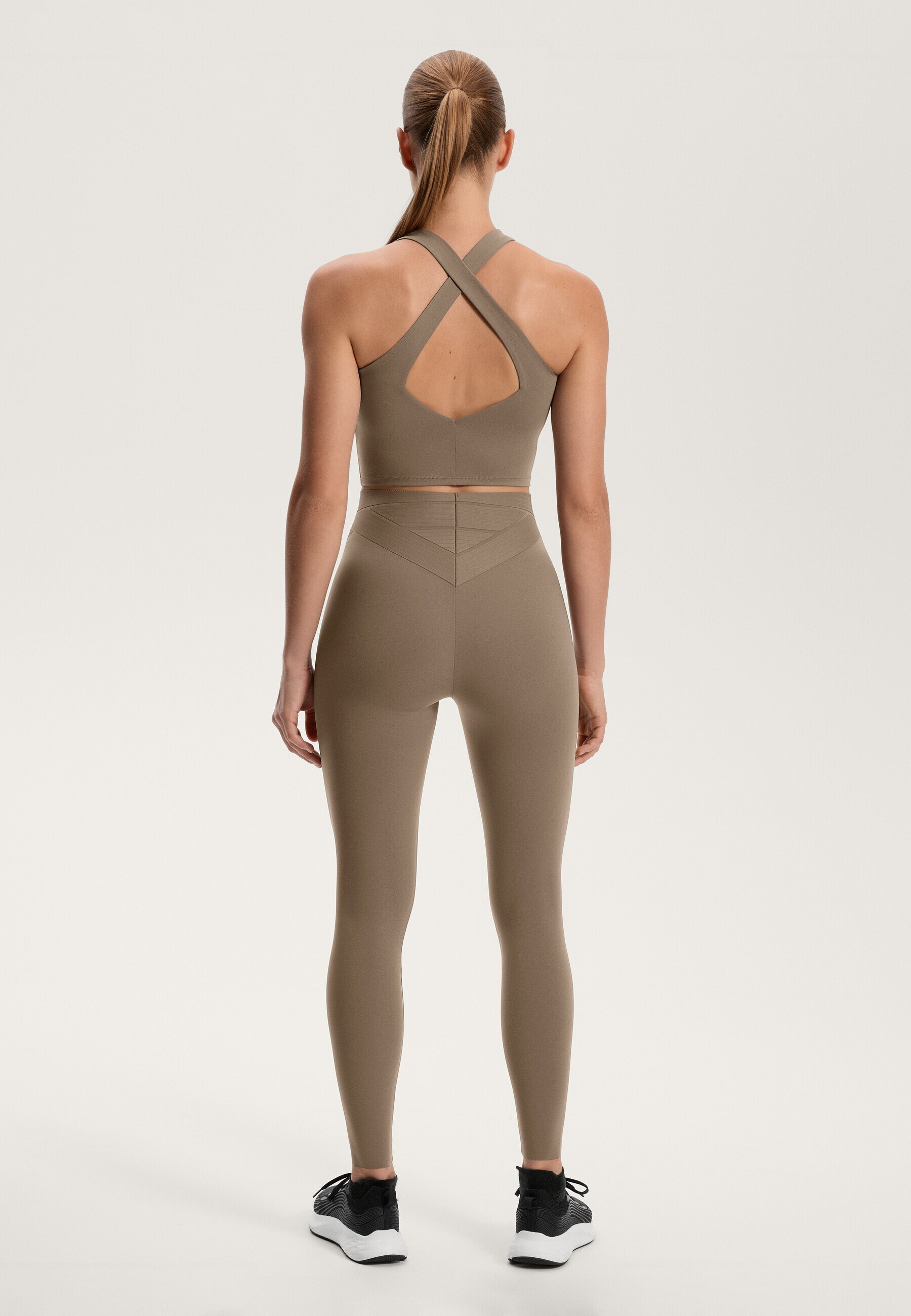 Legging OYSHO COMPRESSION CORE CORE HIGH RISE 65cm LONGUEUR CHEVILLE - beige