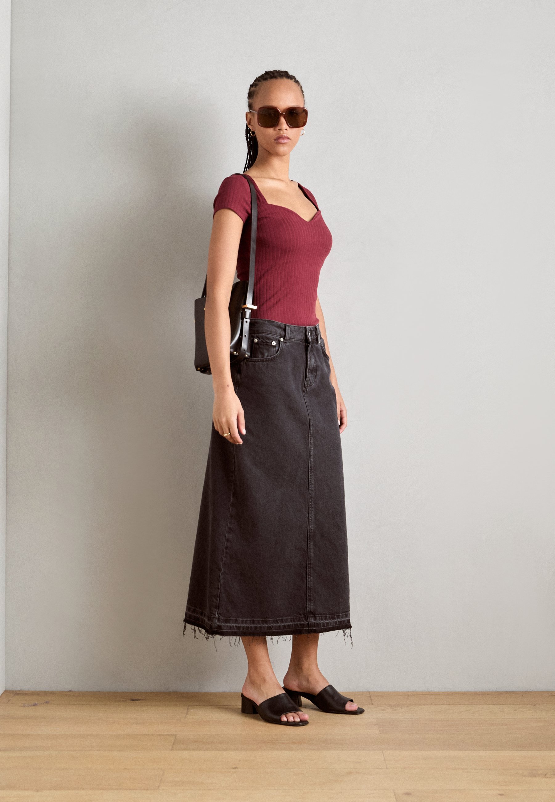 Anna Field Basic T-shirt - donkerrood