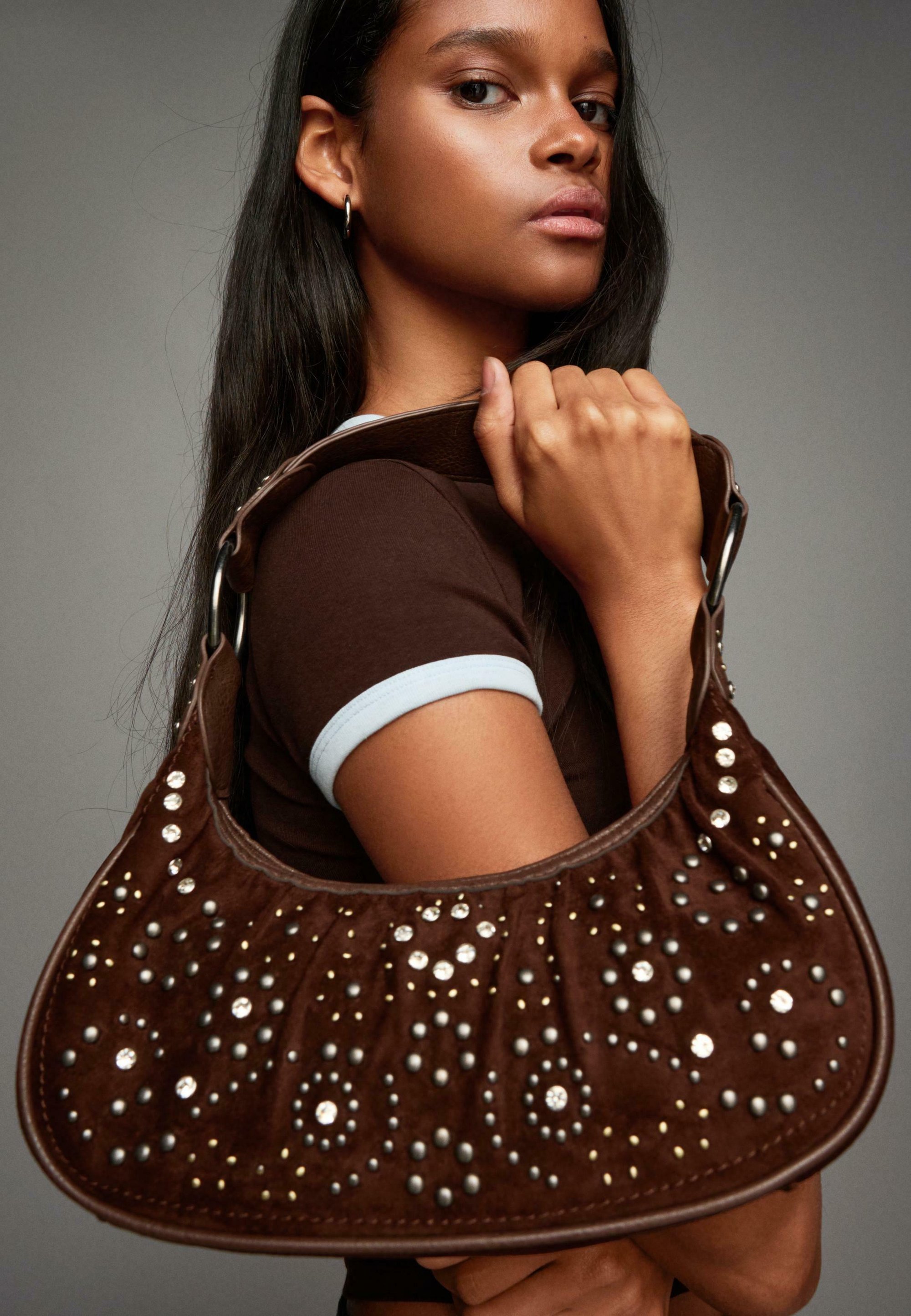 Bershka STUDDED - Handtas - donkerbruin
