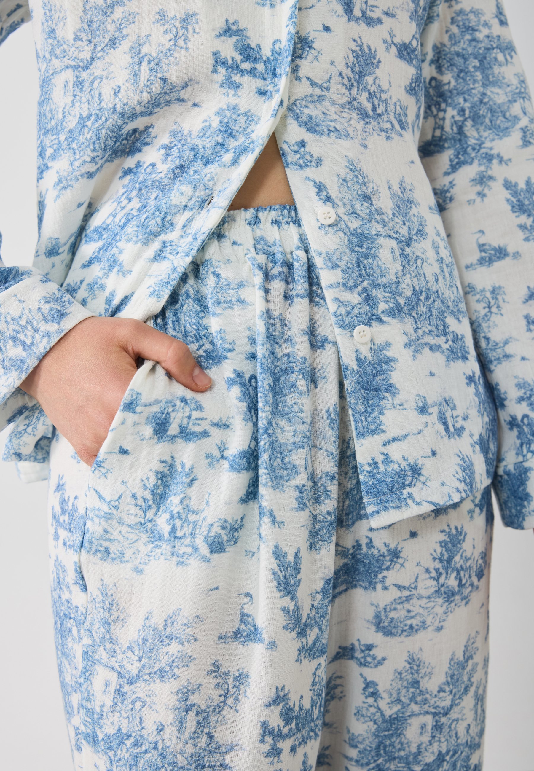 Anna Field Pyjamaset van zachte mousseline katoen met print - wit/blauw