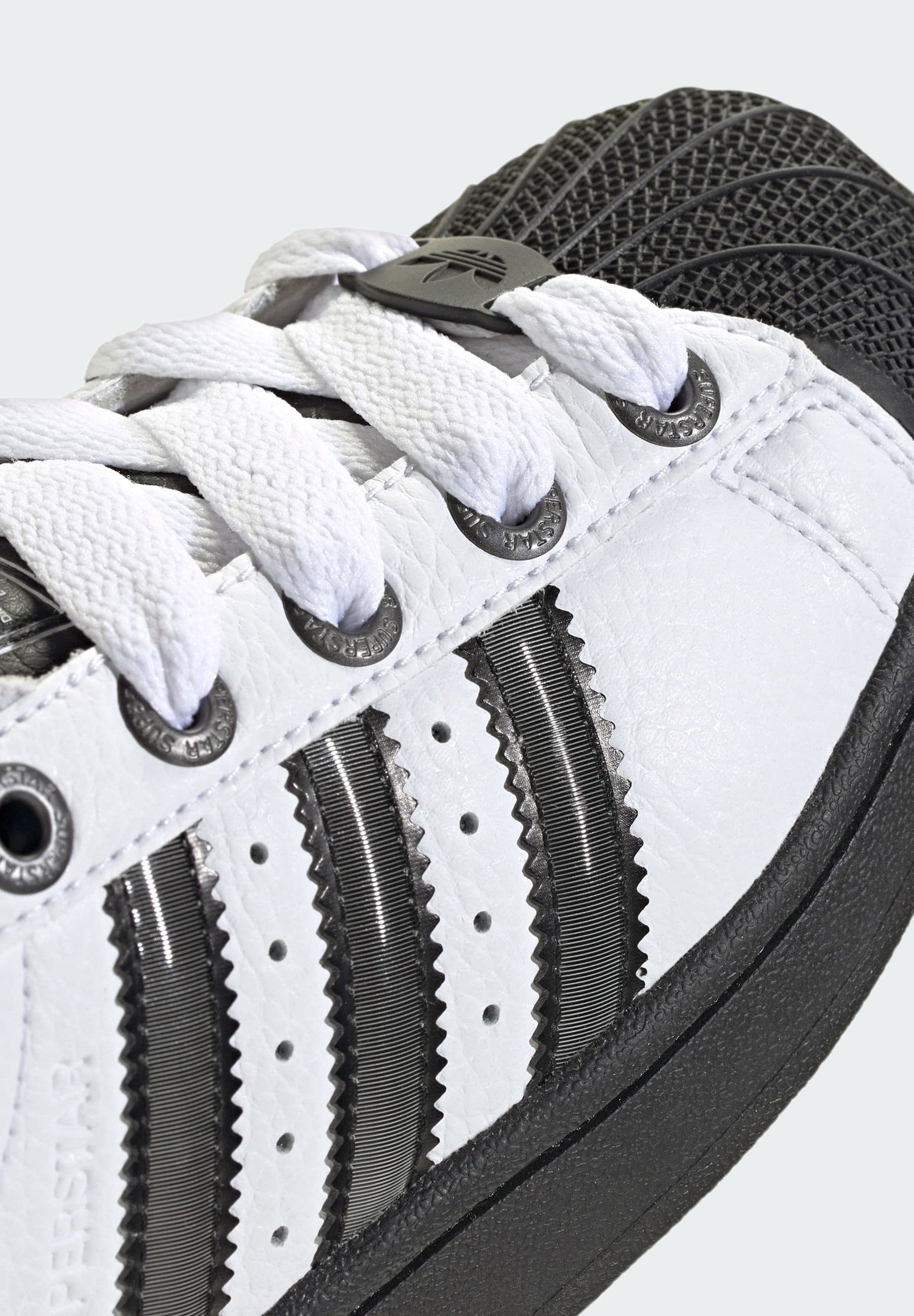 adidas Originals SUPERSTAR - Sneakers - wolkwit/mat zilver/kernzwart