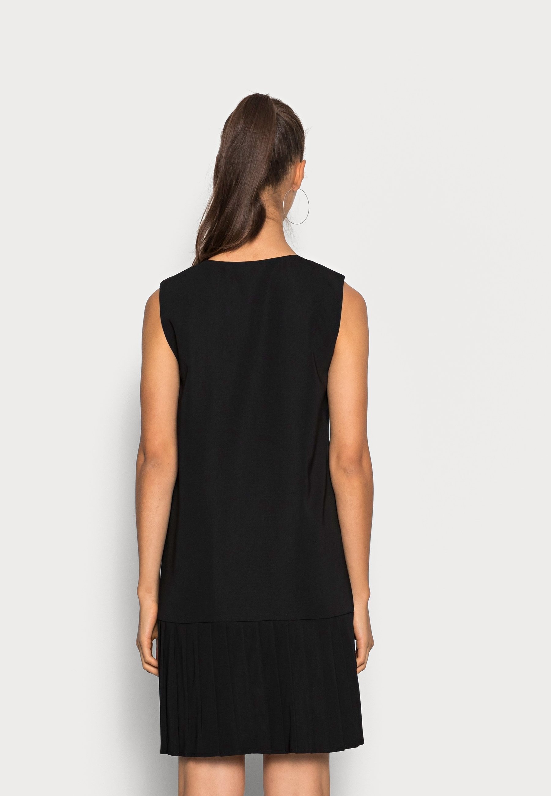 Robe de cocktail/robe de soirée YAS - noire