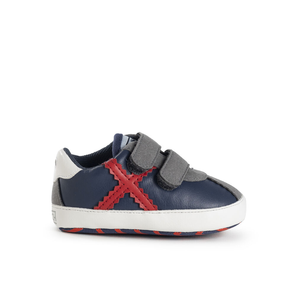  Munich Barru Zero 8245038 Marinblå Sneakers
