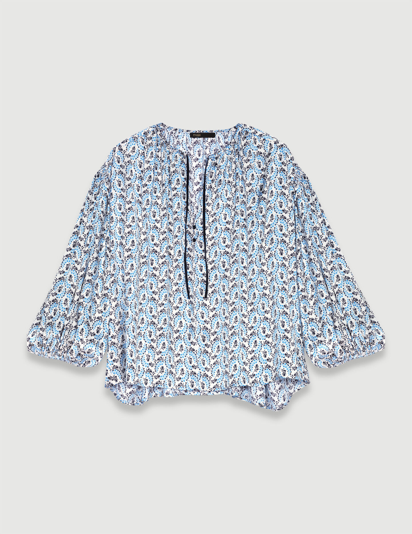 Wijde satijnen blouse-Brin de muguet ecru/blauw
