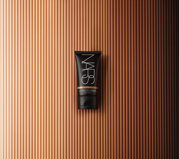 Pure Radiant tonirana hidratantna krema Alaska - NARS