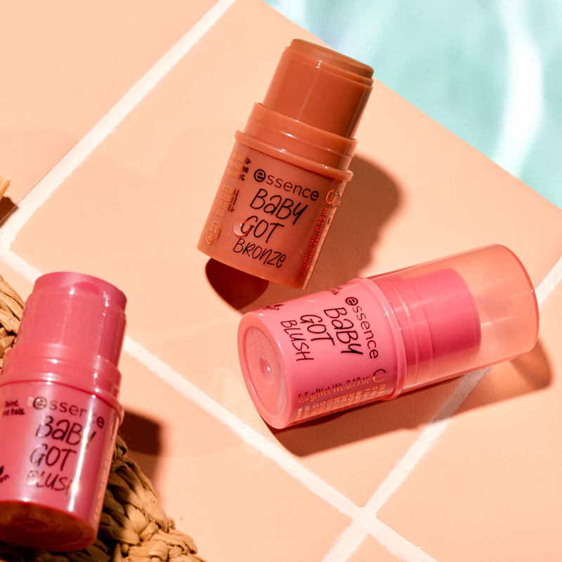 lícenka v tyčinke essence BABY GOT BLUSH
