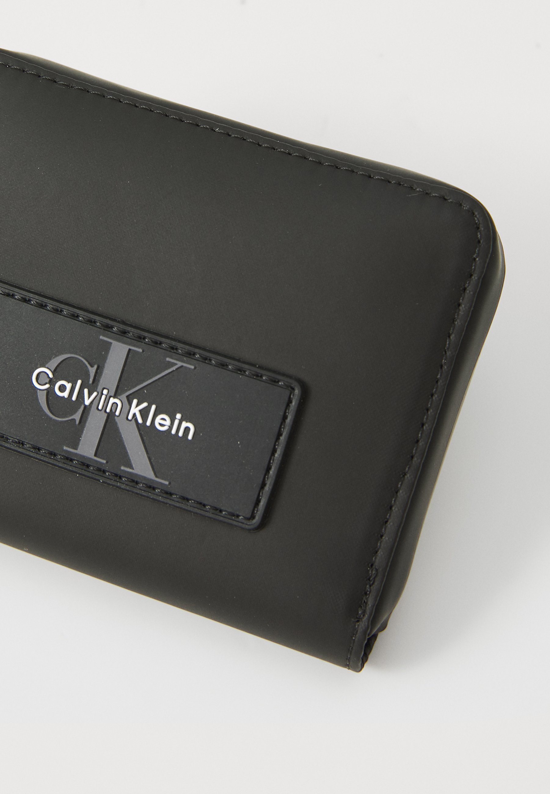 Portefeuille Calvin Klein TECH UTILITY - noir