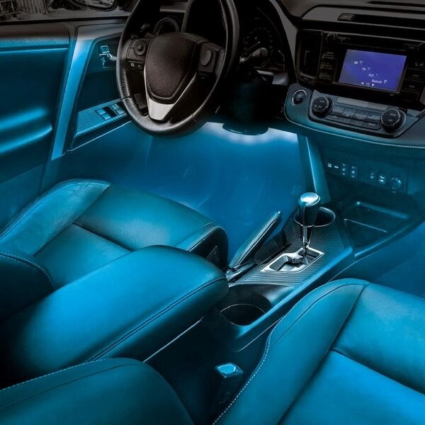 Luci a LED per atmosfere vincenti nelle auto