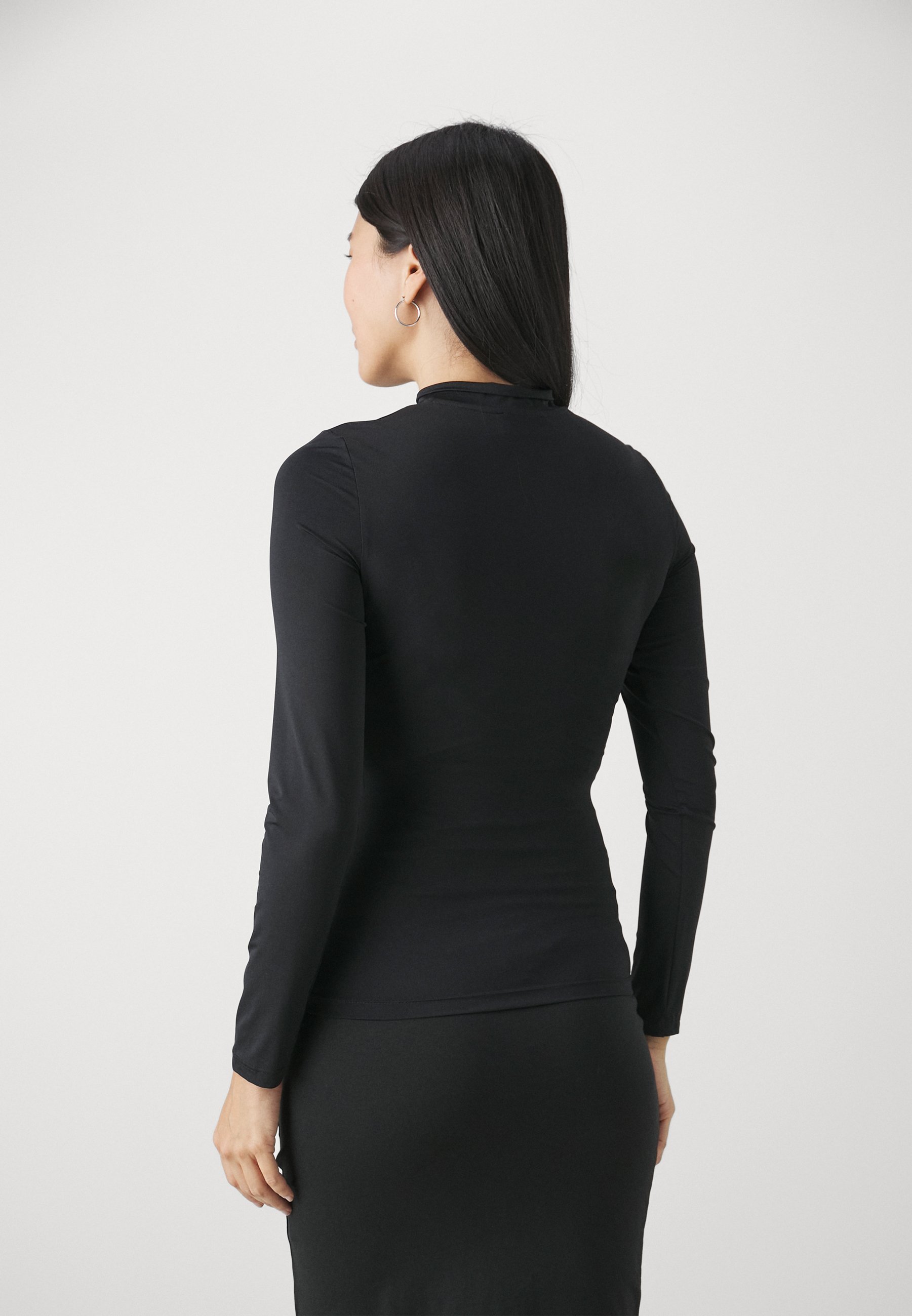 Bluzka ciążowa z długim rękawem Even&Odd - czarna