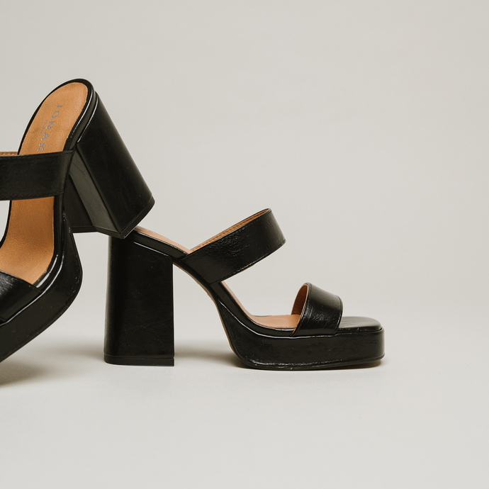 Mules à plateformes et brides  en cuir vieilli noir