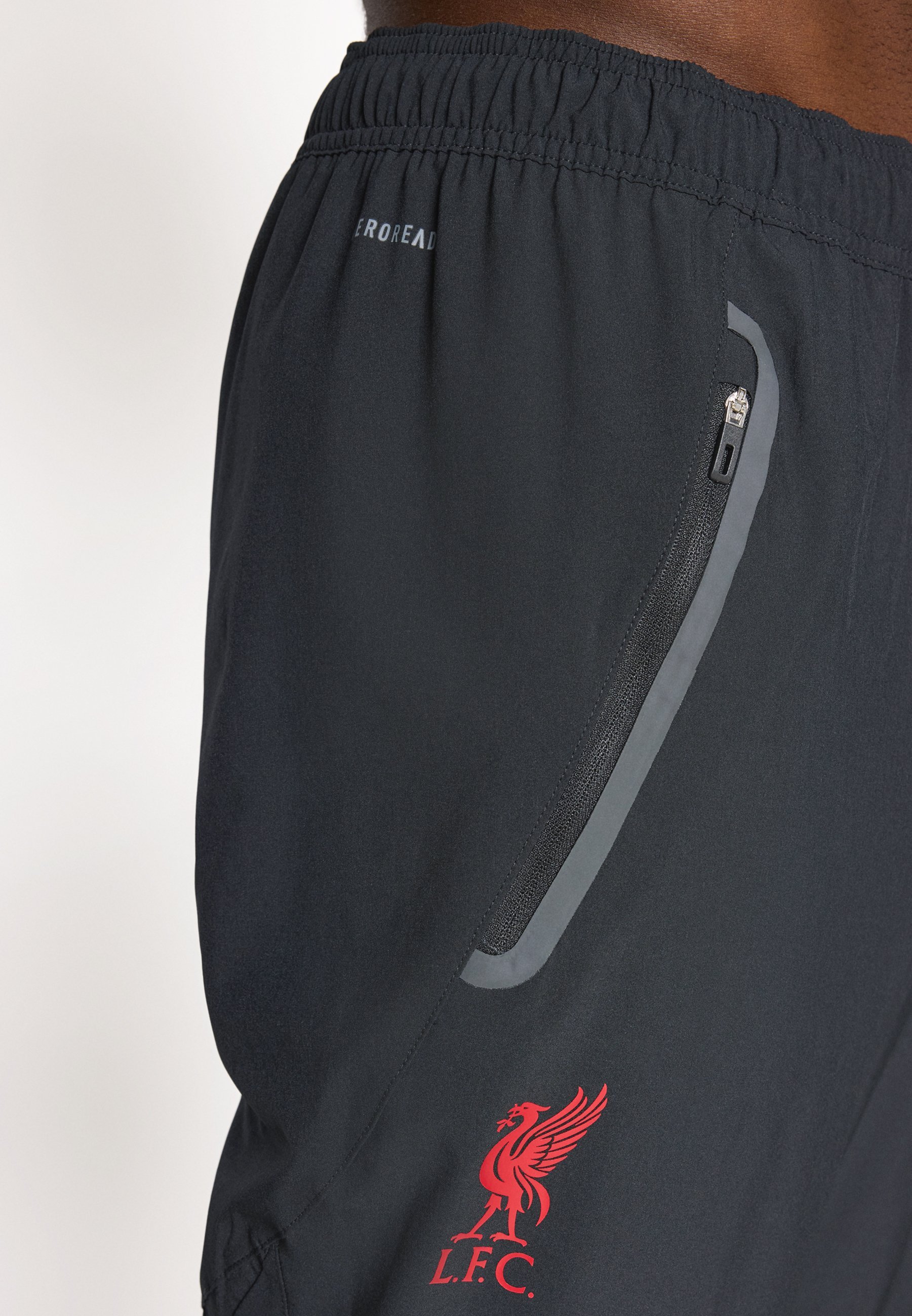 Pantaloni da viaggio adidas Performance LIVERPOOL FC TIRO 25 COMPETITION VIS TECH - Abbigliamento da club - nero/rosso fragola