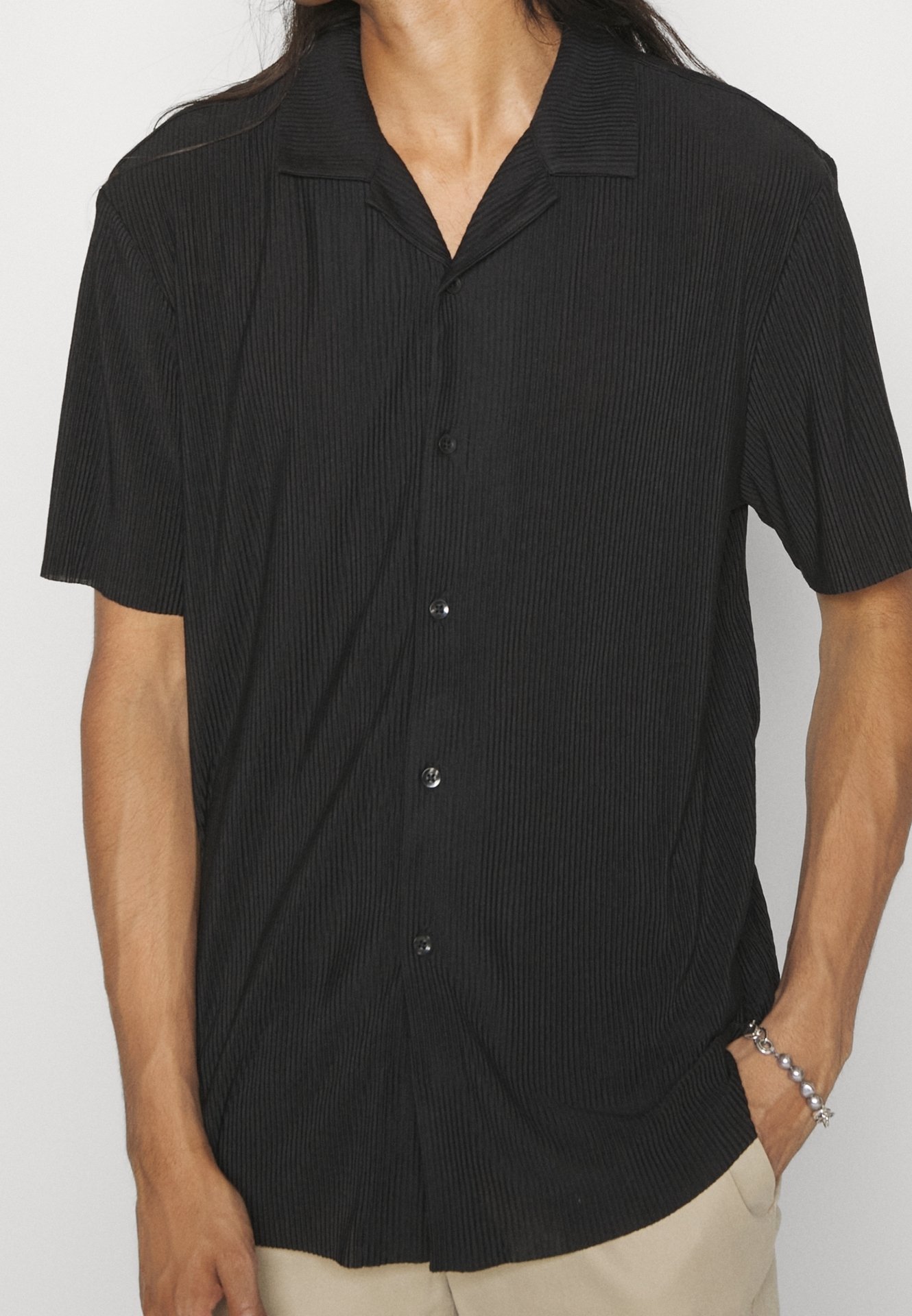 YOURTURN shirt - zwart