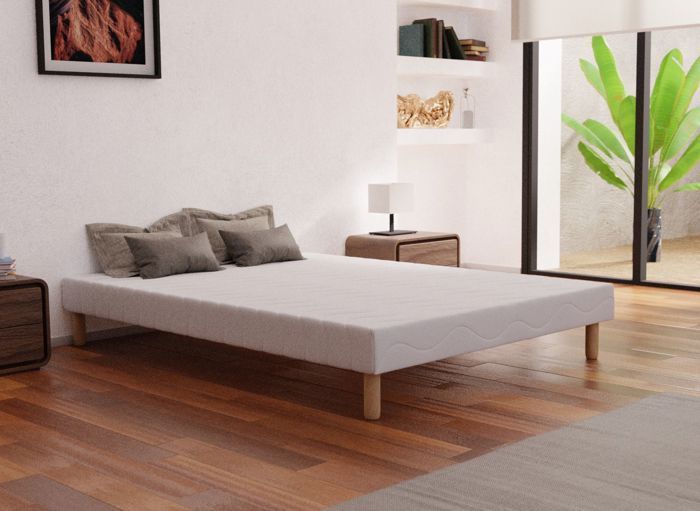 Sommier Tapissier FIRST 160x200 cm, 12 lattes pin massif, pieds offerts, hauteur 30 cm, fabrication française, tissu anti-acariens.