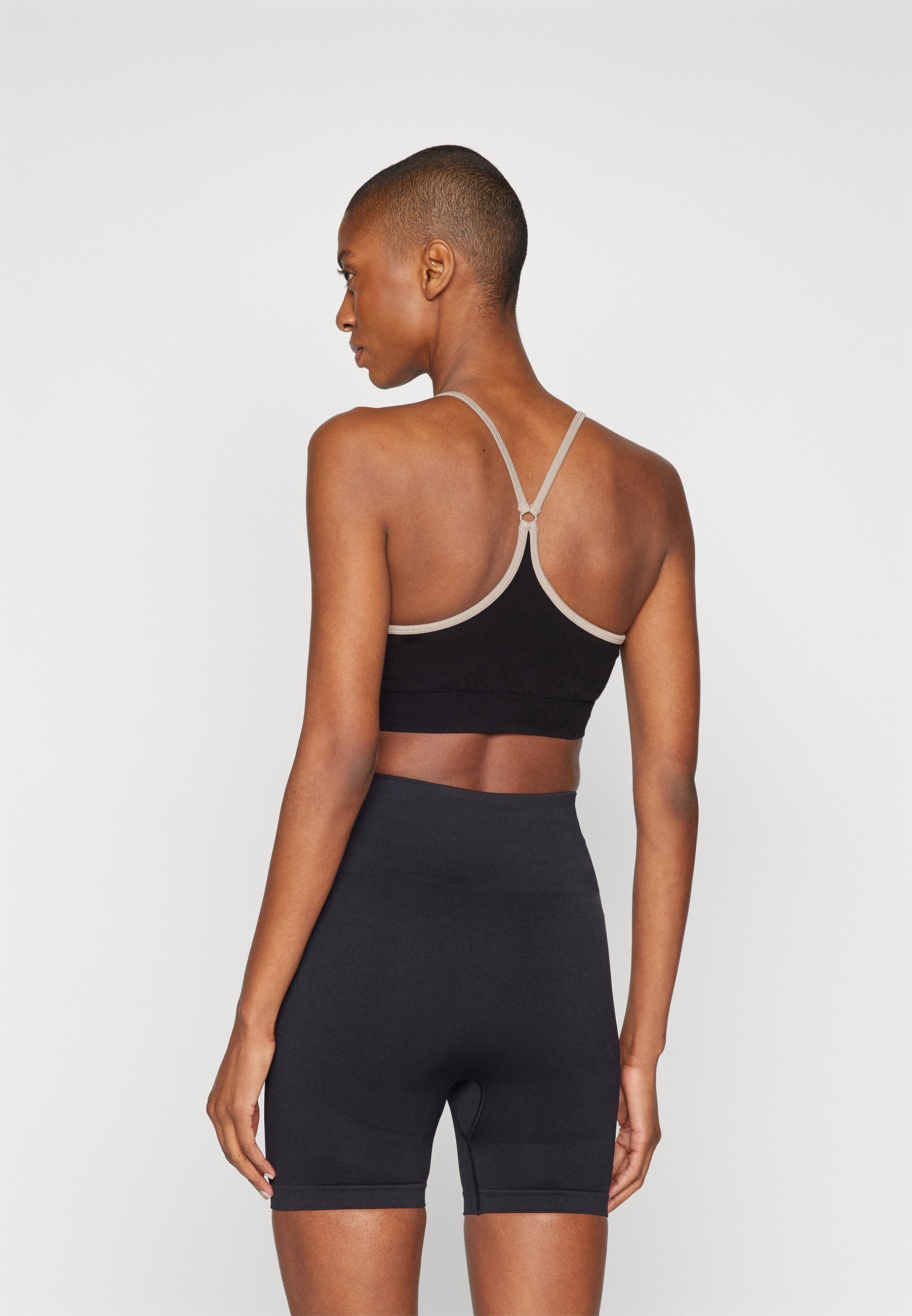 Soutien-gorge sans coutures Yogasearcher DHARMA - Soutien-gorge de sport à maintien léger - Noir