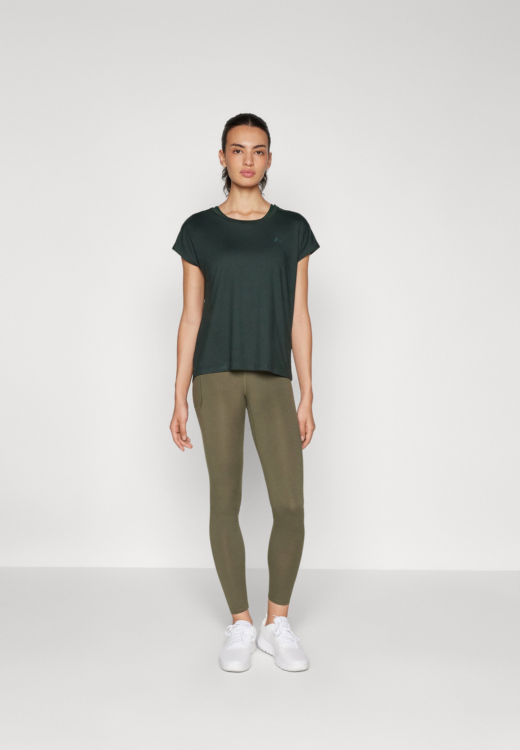 ONLY Play ONPAUBREE LIFE ON BAT LOOSE - Sportiniai marškinėliai - skarabėjo spalvos