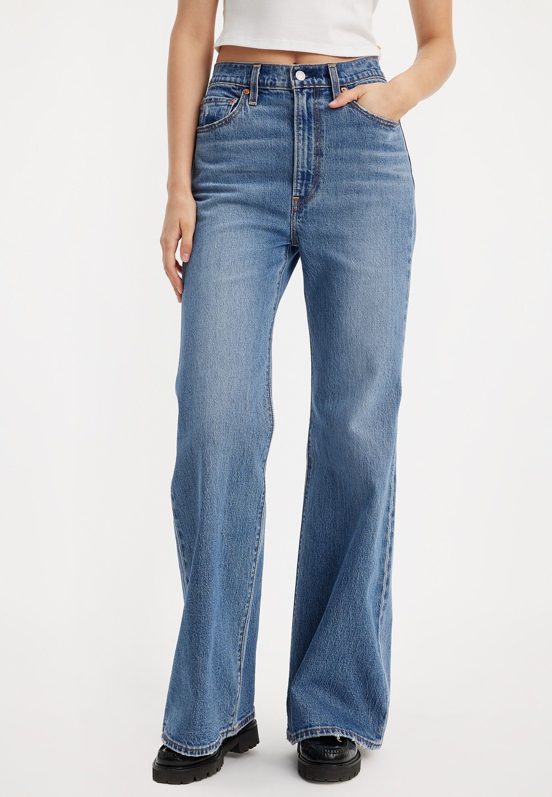 Levi's® RIBCAGE BELLS - Jeans a zampa - denim blu