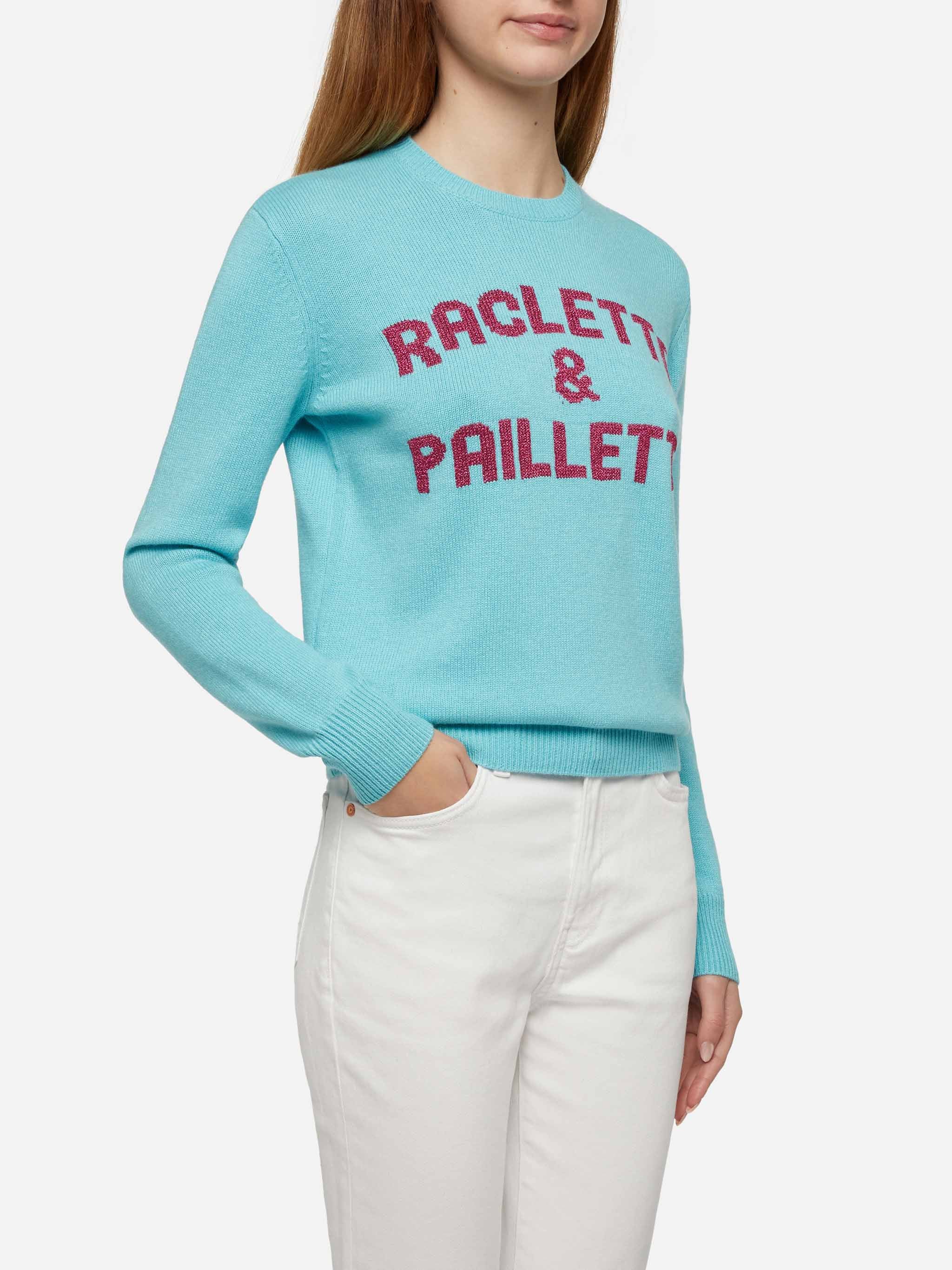 Nieuwe Queen watergroene trui met de tekst Raclette & Paillettes in pai