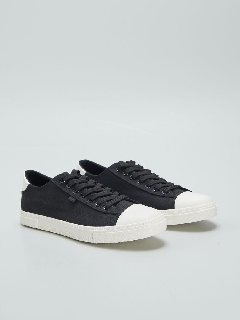Lage canvas sneakers - ZWART
