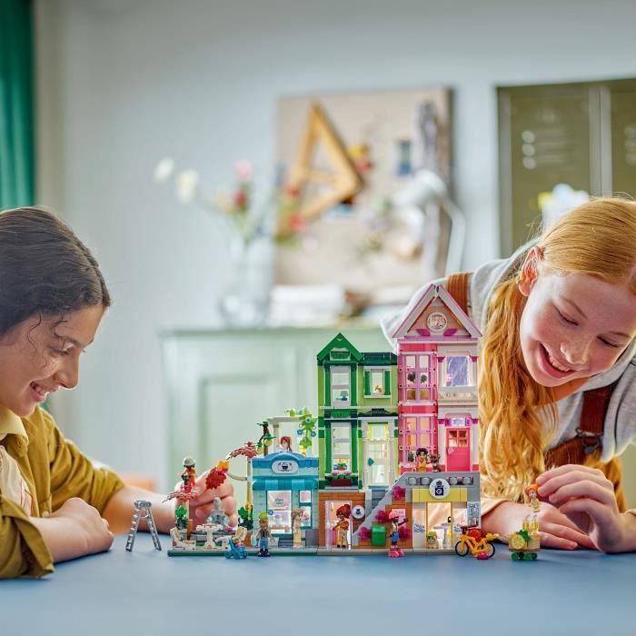 LEGO Friends 42670 Les appartements et boutiques de Heartlake City Jeu créatif pour enfants